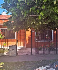 Casa 3 amb. en Paso del Rey